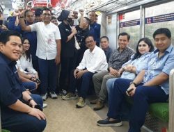 Erick Thohir dan Maruarar Sirait Naik KRL Sambil Memeriksa Kekayaan BUMN: Ekonomi Okezone