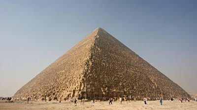 Rahasia Piramida Giza: Terungkap Lebih dari 4 Sisi!