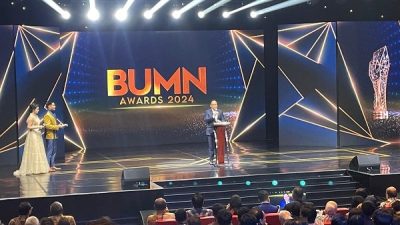 BUMN Raih Penghargaan BUMN Awards 2024 dari iNews, Wamen Tiko Beri Pesan Penting kepada Perusahaan BUMN: Ekonomi Okezone