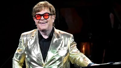 Elton John Mengalami Kebutaan Akibat Infeksi Mata : Okezone Selebriti