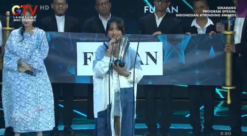 Fuji Bahagia Memenangkan Piala Indonesian Trending Awards 2024: Terima Kasih kepada Para Penggemar