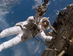 Astronot China Pecahkan Rekor dengan Spacewalk Selama 9 Jam