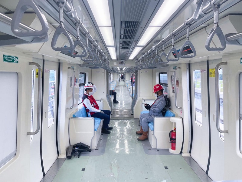 Rekor Jumlah Penumpang LRT Jabodebek Tembus 2 Juta pada November 2024