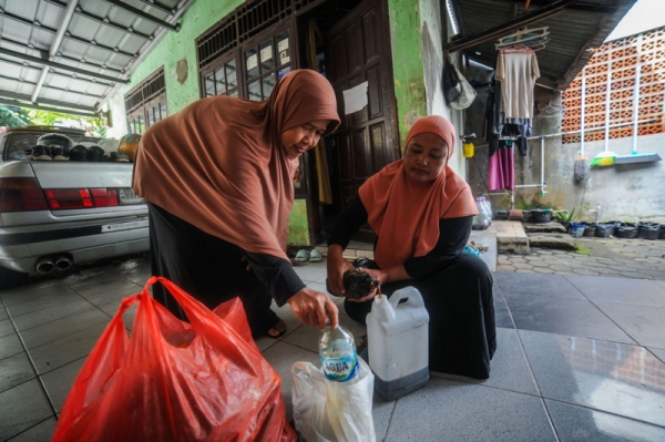 Inovasi Warga Cilegon Mengubah Minyak Jelantah Menjadi Sabun dan Lilin Bernilai Jual Tinggi