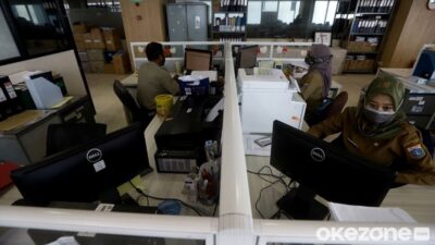 Gaji PNS dan Bansos Dapat Bernafas Lega, Anggaran Tidak Dipangkas: Okezone Ekonomi