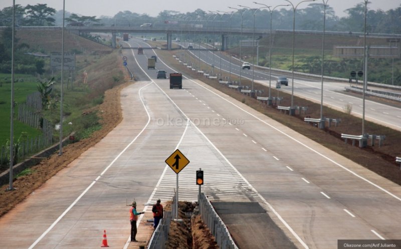 Kenaikan Tarif Tol Pekanbaru - XIII Koto Kampar Mulai Hari Ini, Ini Daftar Lengkapnya : Ekonomi Okezone