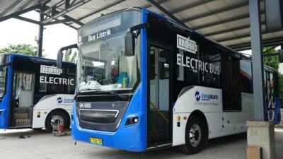 Penampakan Bus Listrik CKD Perdana Meluncur di Jakarta: Ekonomi Okezone