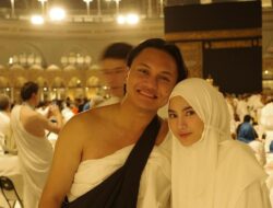 Mahalini Memesona dalam Perjalanan Umrah Pertamanya, Memancarkan Keindahan Alami dengan Berhijab : Okezone Selebriti