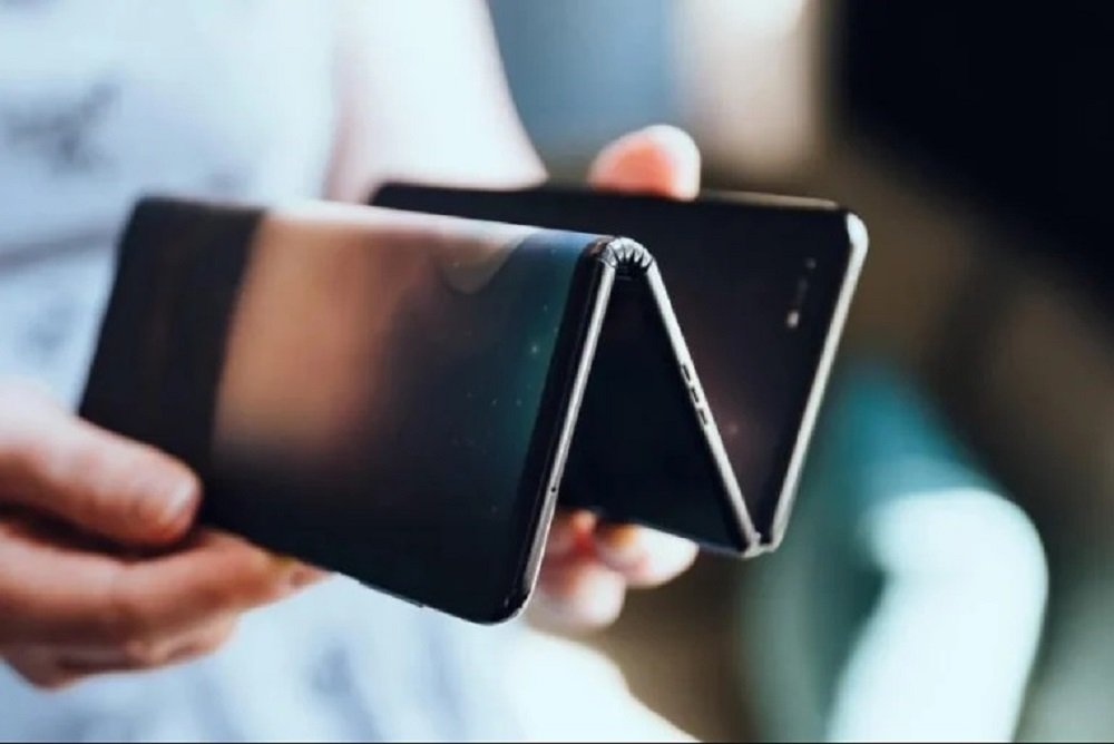 Terungkap! Galaxy G Fold: Ponsel Lipat Tiga Samsung dengan Desain Baru