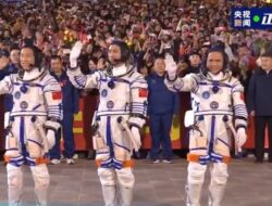 Astronot China Terdampar di Luar Angkasa Setelah Pesawatnya Dihantam Objek Misterius: Kejadian Mencengangkan di Ototekno